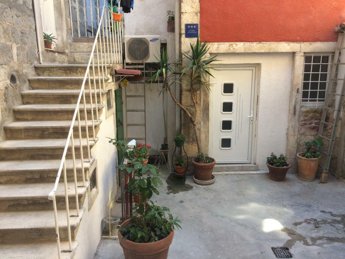 Studio Apartman Ana Сплит Экстерьер фото